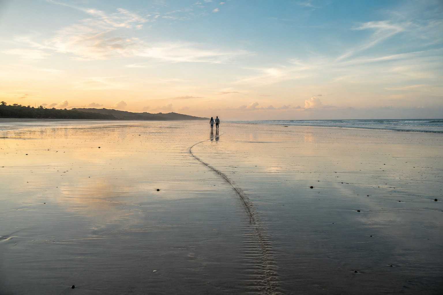 Long flat beach at Mandarmani and Tajpur at low tide